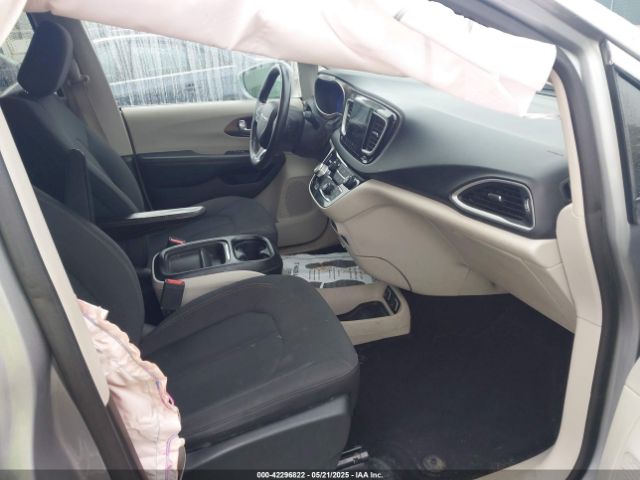2019 CHRYSLER PACIFICA 2C4RC1FG9KR629550 Photo 4