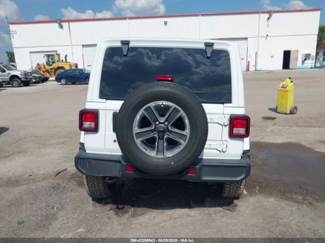 1C4HJXEN2LW109428 Jeep Wrangler Unlimited Sahara