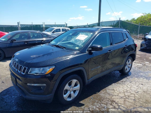 3C4NJCBB5JT194919 Jeep Compass Latitude Fwd