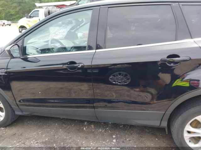 1FMCU0G94HUB67886 Ford ESCAPE SE