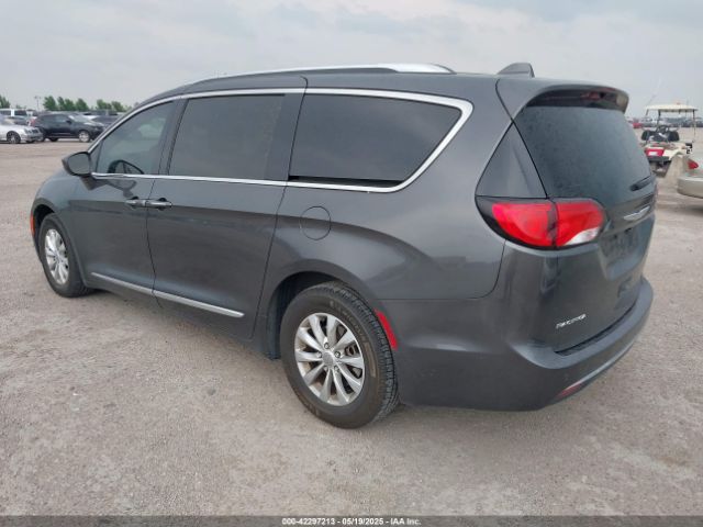 2018 CHRYSLER PACIFICA 2C4RC1BG4JR119644 Photo 2