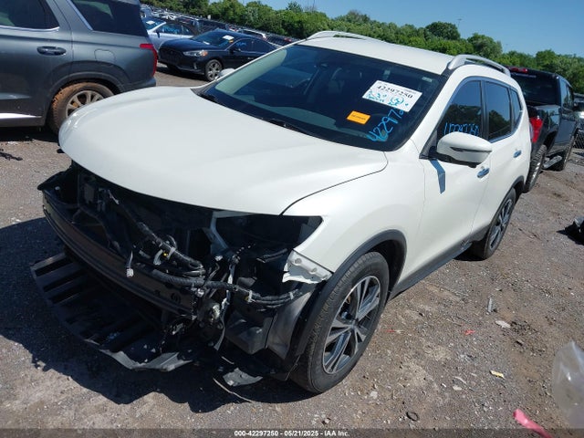 Nissan ROGUE SV 2019 5N1AT2MT3KC777412 Image 2