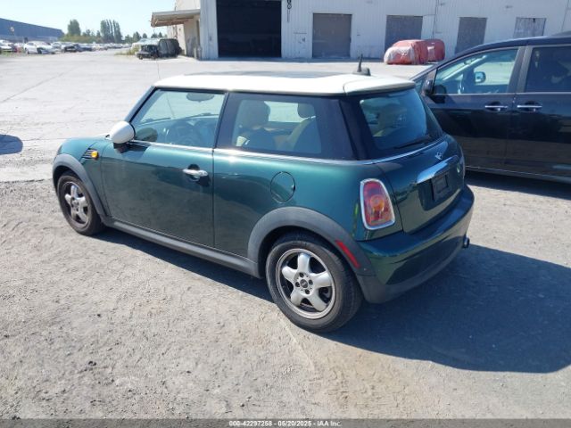 2010 MINI COOPER WMWMF3C52ATZ66193 Photo 2