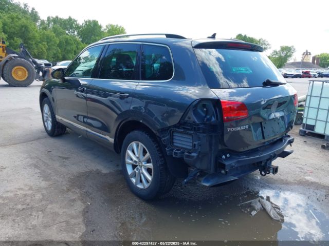 2013 VOLKSWAGEN TOUAREG WVGEF9BP7DD005306 Photo 2