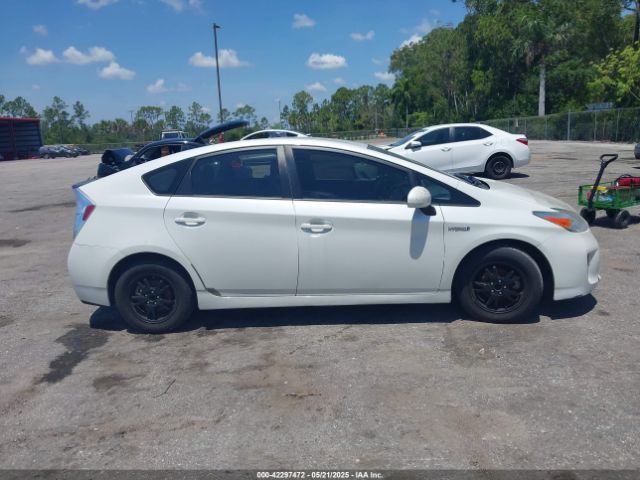 JTDKN3DU7F0435924 Toyota Prius Three