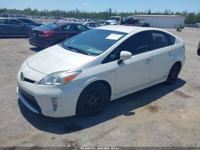 JTDKN3DU7F0435924 Toyota Prius Three