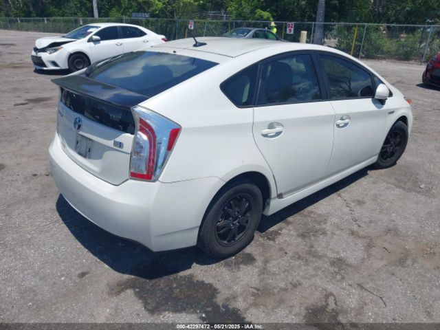 JTDKN3DU7F0435924 Toyota Prius Three