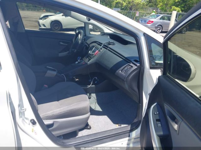 JTDKN3DU7F0435924 Toyota Prius Three