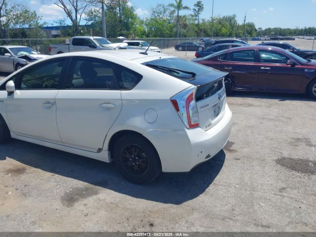 JTDKN3DU7F0435924 Toyota Prius Three