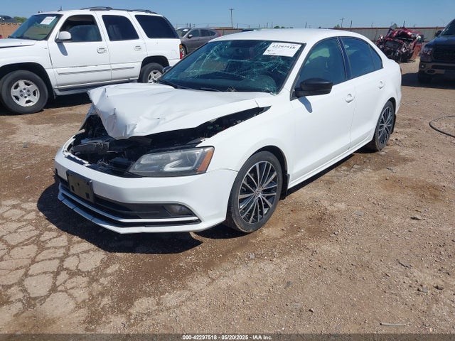 3VWD17AJXGM343871 Volkswagen Jetta