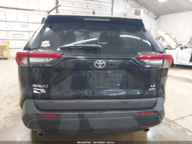 2T3F1RFV7KW049905 Toyota RAV4 LE