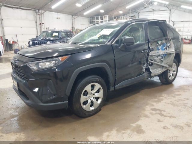 2T3F1RFV7KW049905 Toyota RAV4 LE
