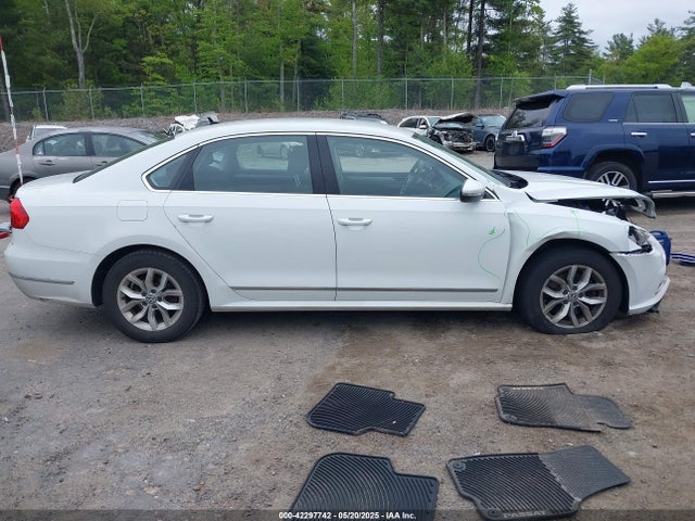 Volkswagen 2016 2016 1VWAT7A34GC037586 Image 14