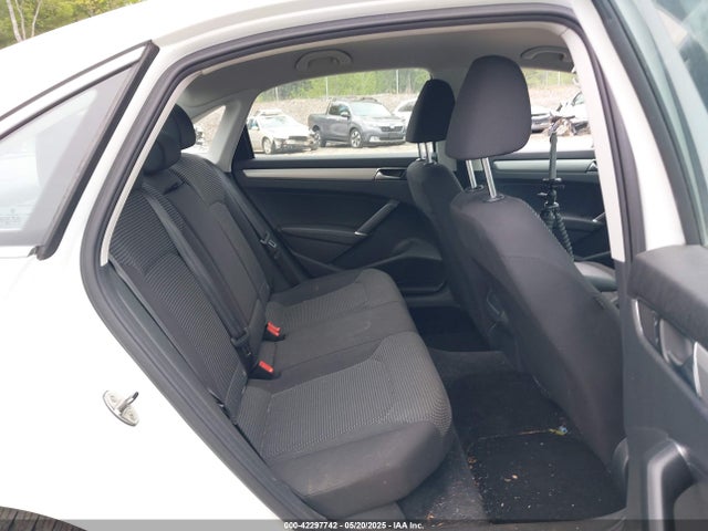 Volkswagen 2016 2016 1VWAT7A34GC037586 Image 8