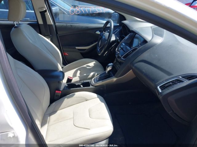 1FADP3N24JL279449 Ford Focus Titanium
