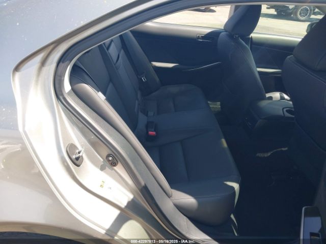 JTHBA1D2XG5015303 Lexus IS 200T