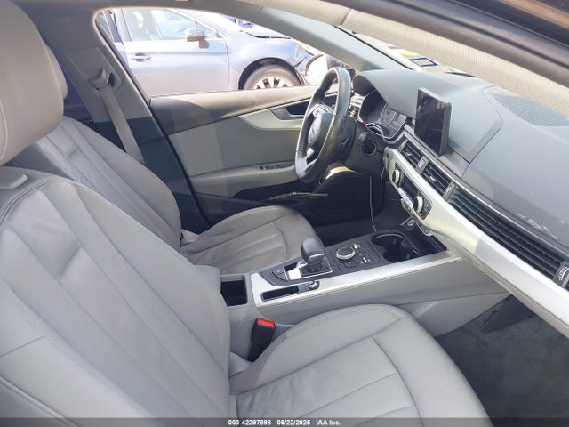 2017 AUDI A4 WAUGMAF49HN068666 Photo 4