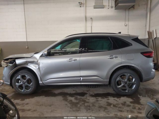 1FMCU9NZ2RUB18467 Ford Escape St-line Select