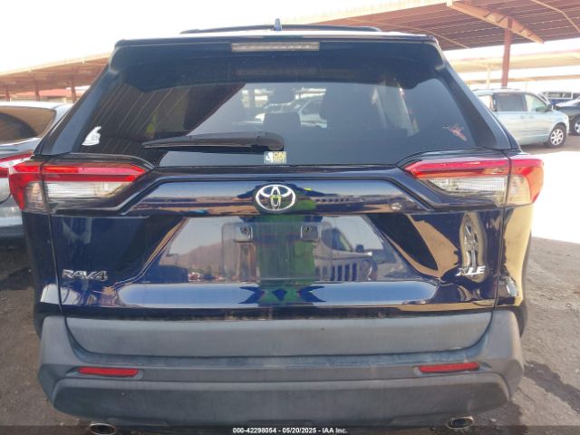 2T3W1RFV2MW157691 Toyota Rav4 Xle