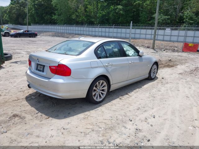 2011 BMW 328I WBAPH7C58BE680935 Photo 3