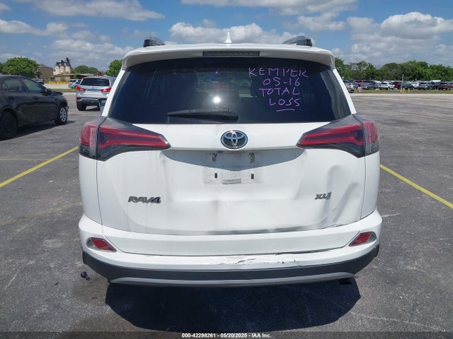 2T3WFREV9JW490324 Toyota Rav4 Adventure/xle