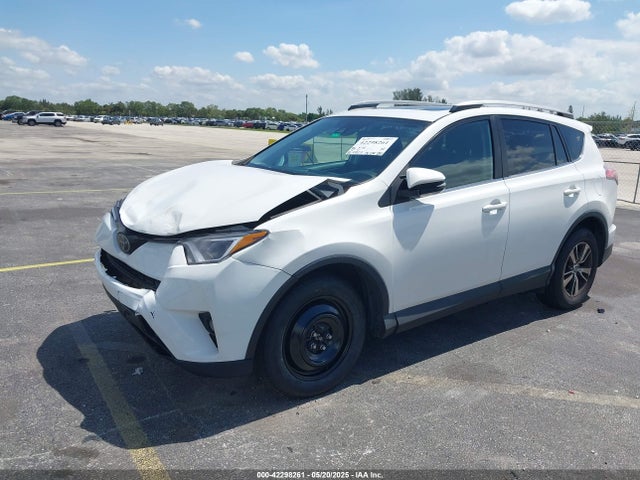 2T3WFREV9JW490324 Toyota Rav4 Adventure/xle