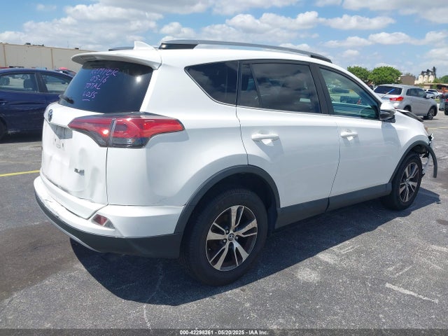 2T3WFREV9JW490324 Toyota Rav4 Adventure/xle