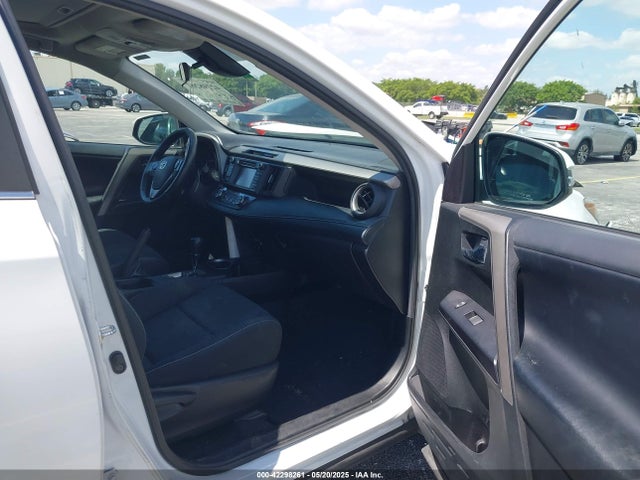 2T3WFREV9JW490324 Toyota Rav4 Adventure/xle