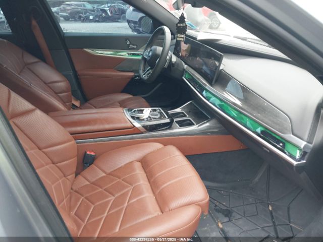 2023 BMW 760 WBA33EJ04PCM74863 Photo 4