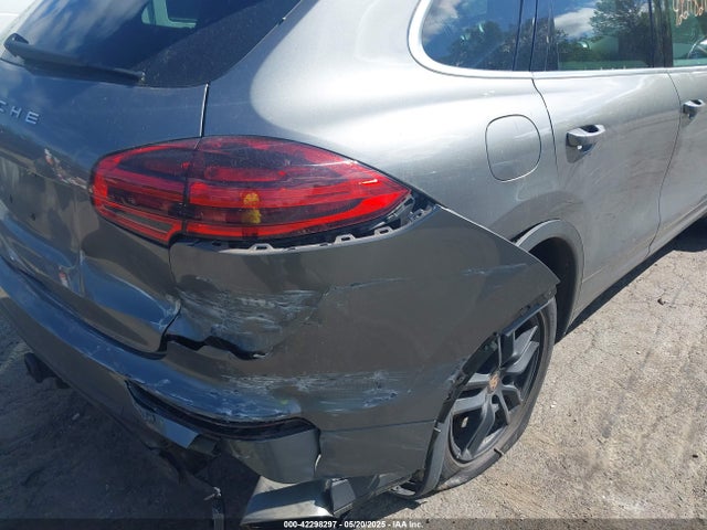 Porsche Cayenne 2016 WP1AA2A24GLA10857 Image 11