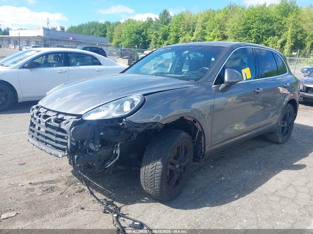 Porsche Cayenne 2016 WP1AA2A24GLA10857 Image 2