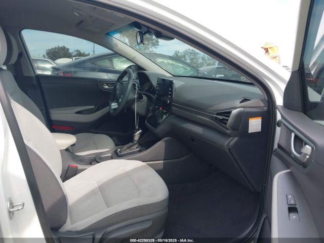 KMHC65LC3NU268499 Hyundai Ioniq Hybrid Blue