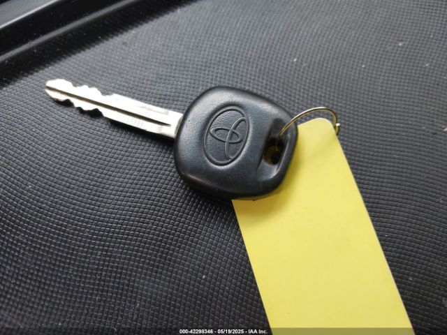 5TDXZ3DC8HS843396 Toyota Sienna Se 8 Passenger