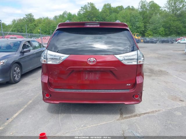 5TDXZ3DC8HS843396 Toyota Sienna Se 8 Passenger