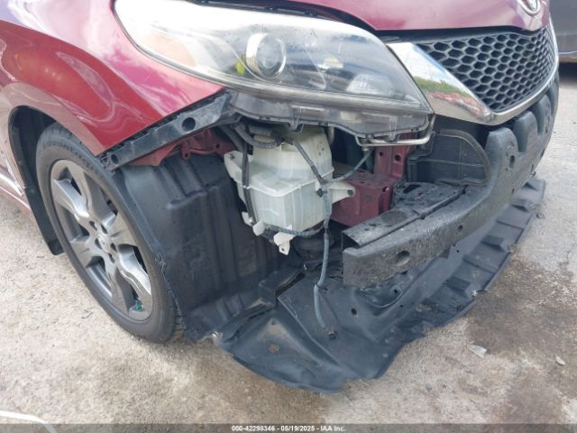 5TDXZ3DC8HS843396 Toyota Sienna Se 8 Passenger