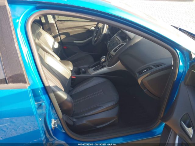 1FADP3K24EL180382 Ford FOCUS SE