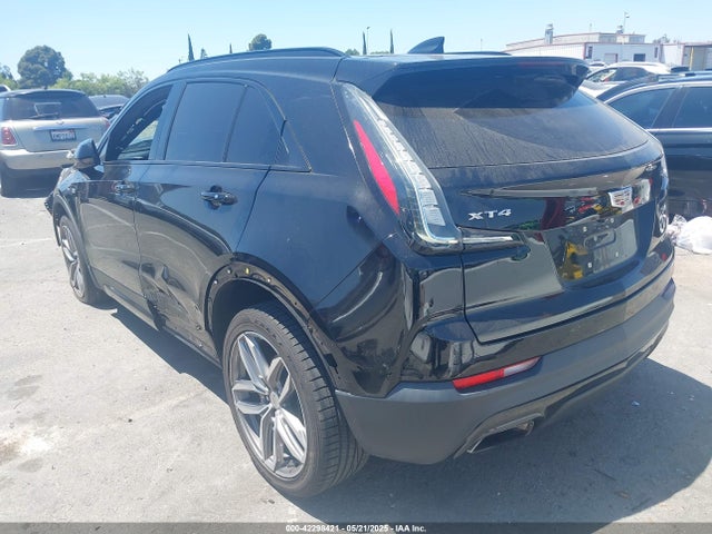 2019 CADILLAC XT4 1GYFZER40KF181792 Photo 2