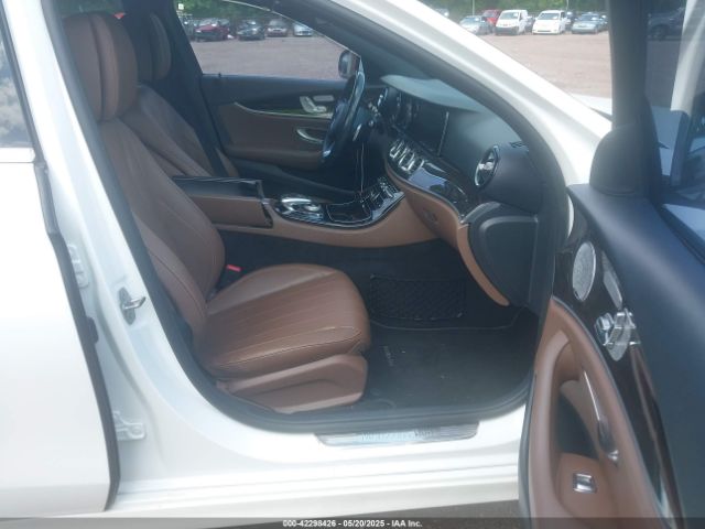 2017 MERCEDES-BENZ E 300 WDDZF4KB0HA068354 Photo 4