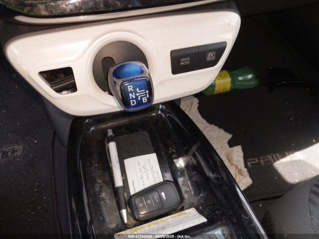 JTDKARFUXJ3055253 Toyota Prius Three