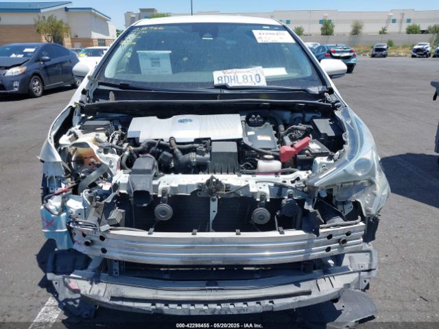 JTDKARFUXJ3055253 Toyota Prius Three