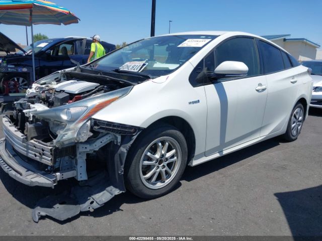 JTDKARFUXJ3055253 Toyota Prius Three