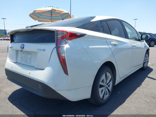 JTDKARFUXJ3055253 Toyota Prius Three