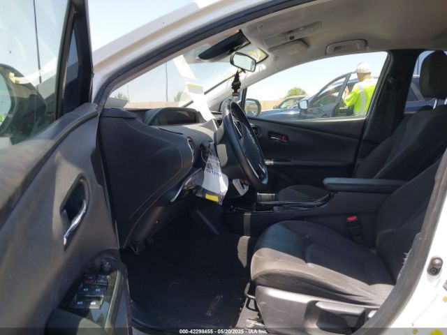JTDKARFUXJ3055253 Toyota Prius Three