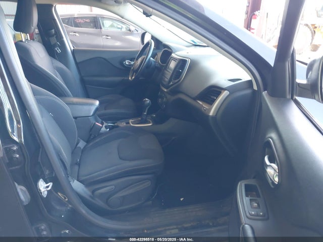 1C4PJMCS5FW727866 Jeep Cherokee Latitude
