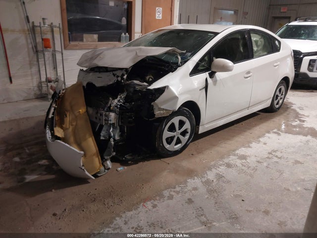 Toyota Prius Two 2015 JTDKN3DU1F0433909 Image 2