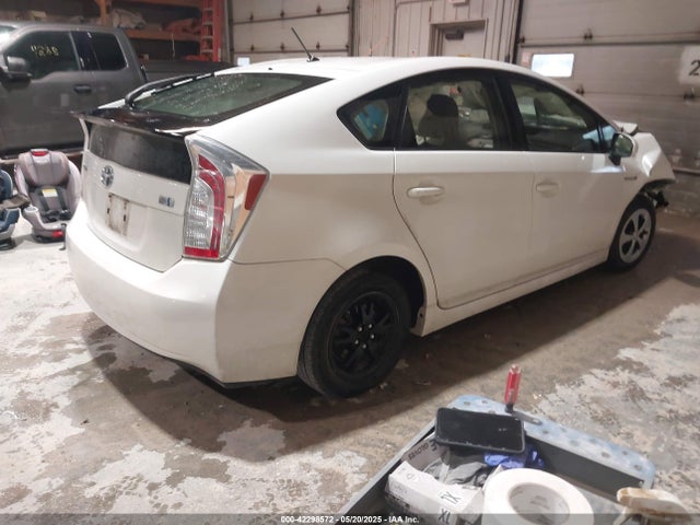 Toyota Prius Two 2015 JTDKN3DU1F0433909 Image 4