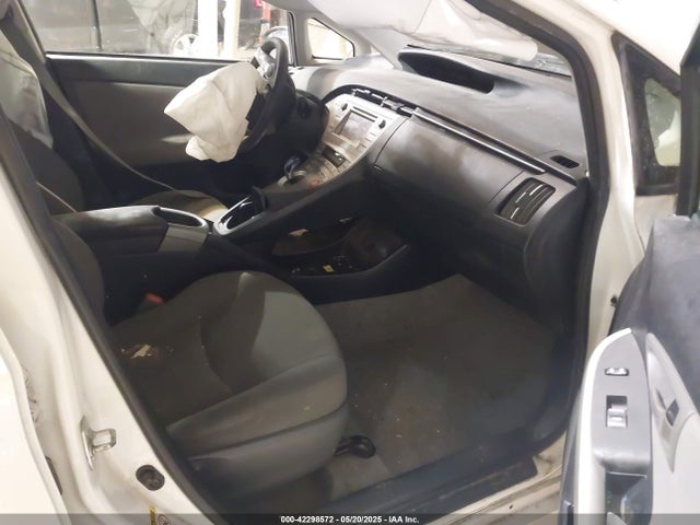 Toyota Prius Two 2015 JTDKN3DU1F0433909 Image 5
