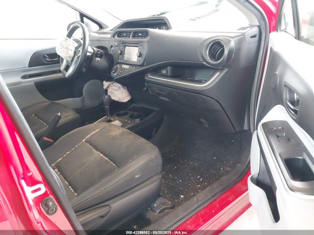JTDKDTB32E1562747 Toyota Prius C Four
