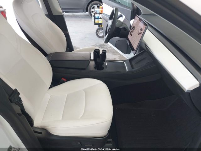 2021 TESLA MODEL Y 5YJYGAEE6MF202406 Photo 4