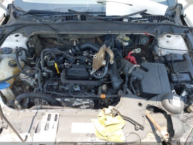 1FA6P0HD5E5359471 Ford FUSION SE